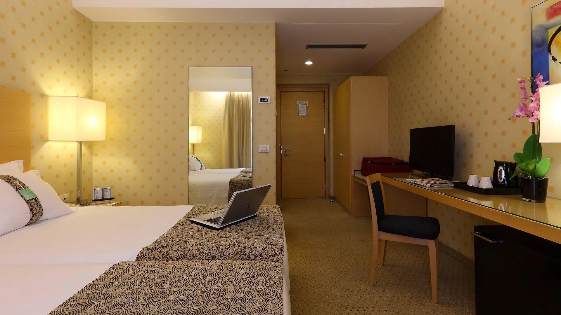 **** Hotel Holiday Inn Milan Garibaldi Station By Ihg Itálie