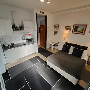 Short Rent Porta Vittoria , Milano Italia